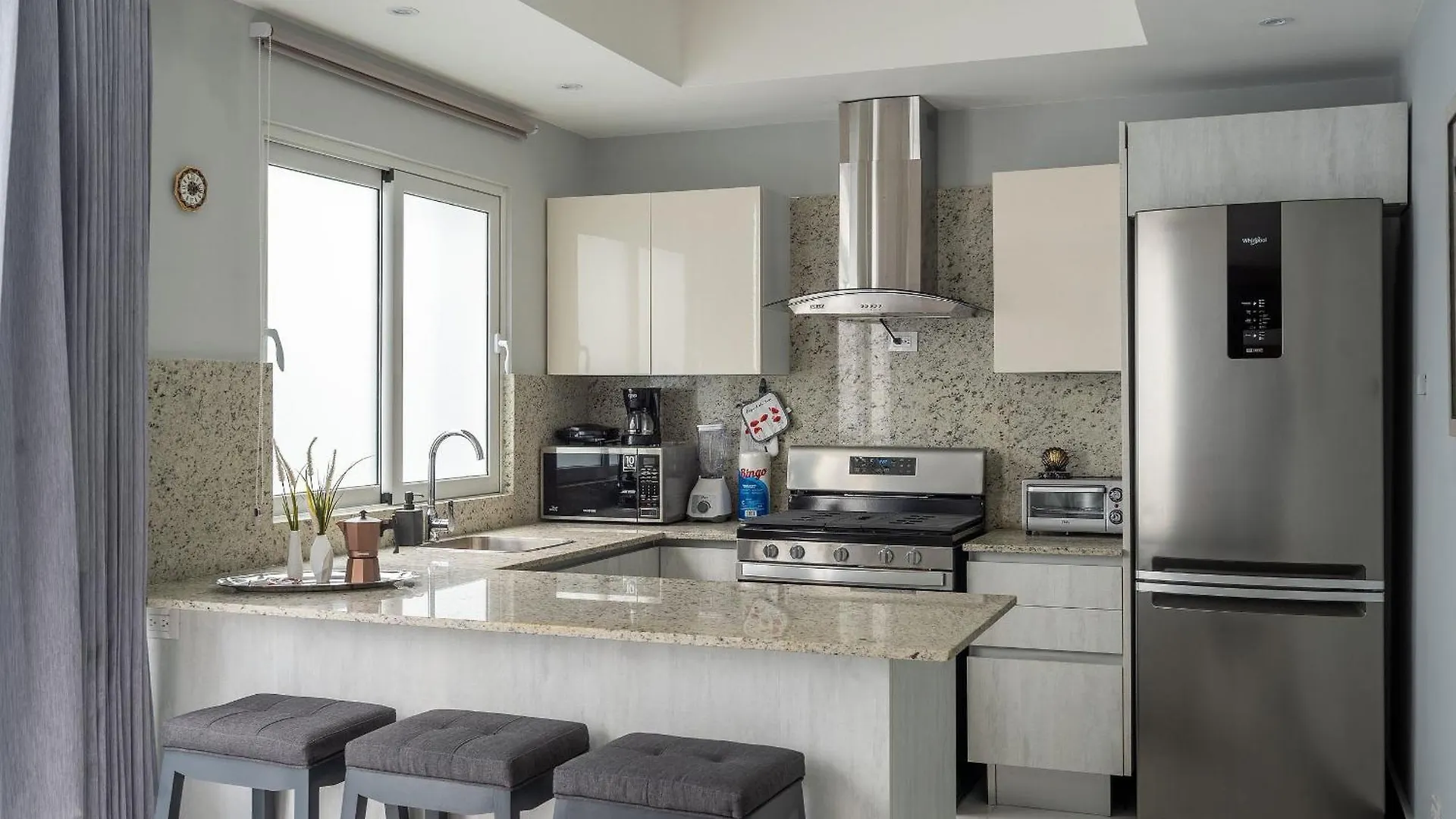 9+Ocho Suites By Yellowkey 산토도밍고